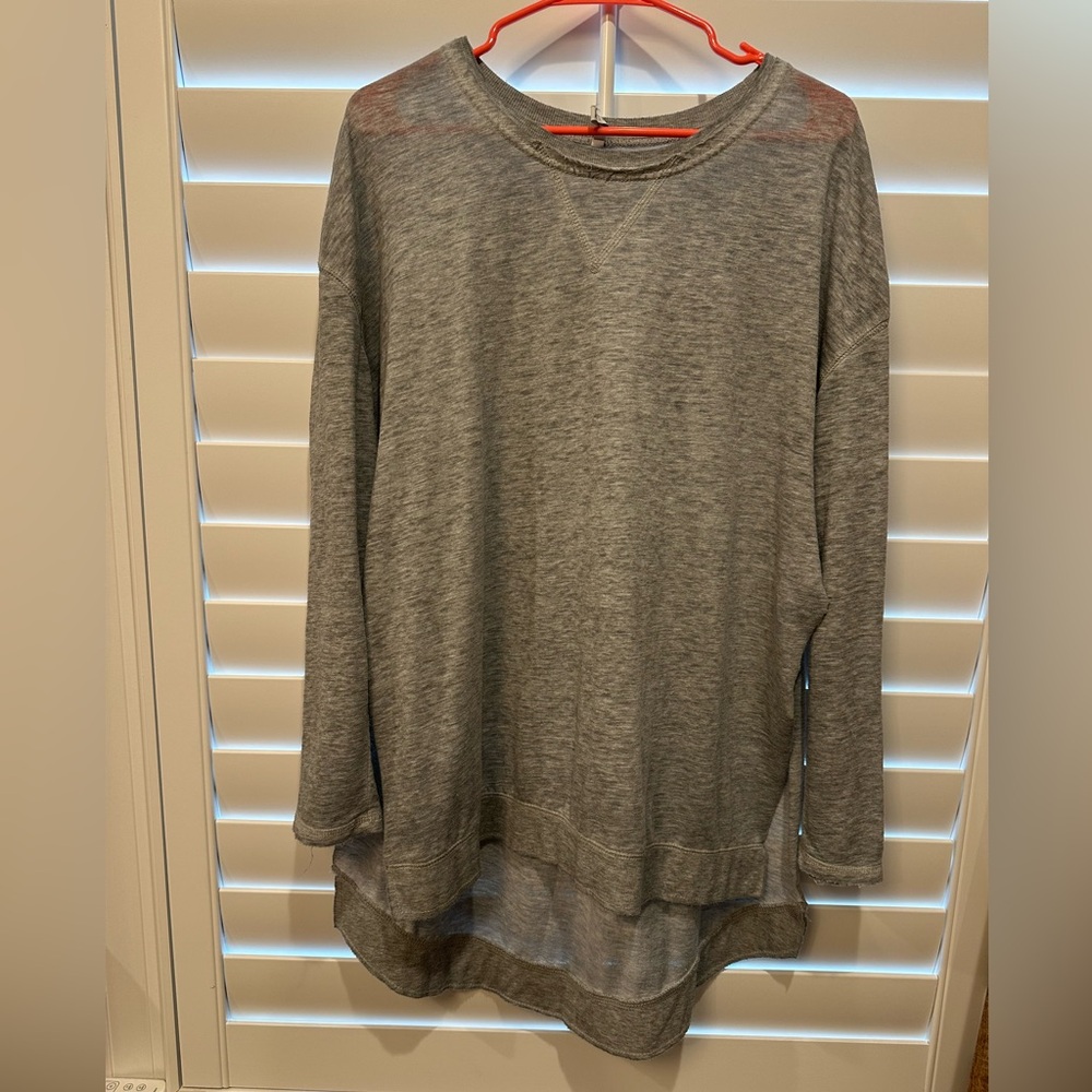 Z supply side split tunic. Gray. Size small.